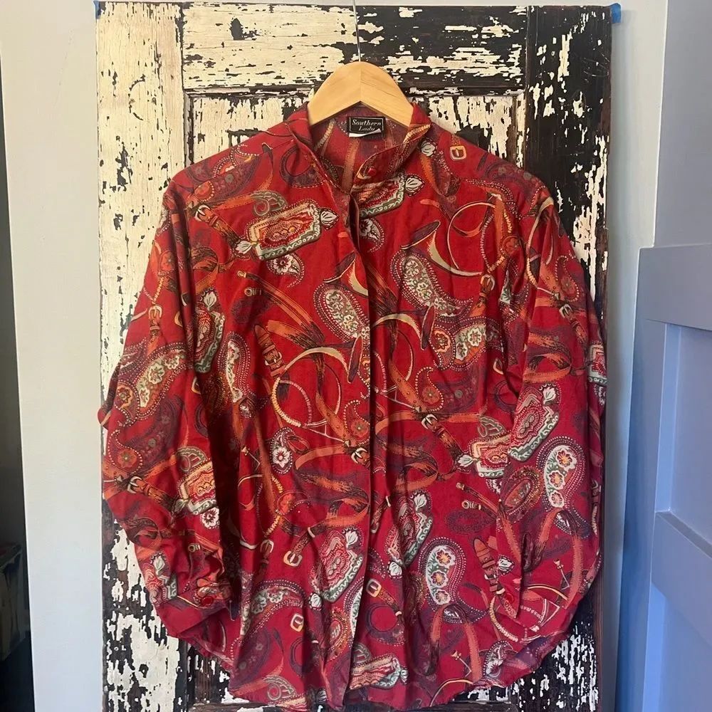 Southern Lady equestrian horse Red Paisley Casual Button Down Shirt. Women’s 7/8